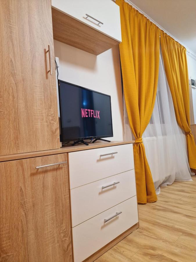 Airport Easy Link Apartment Iasi Ngoại thất bức ảnh